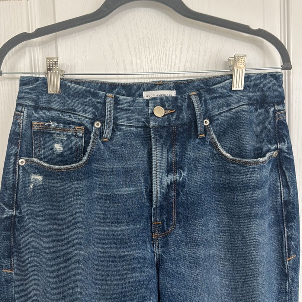 Good American Good Icon Twisted Slit Denim Jeans - Picture 7 of 11